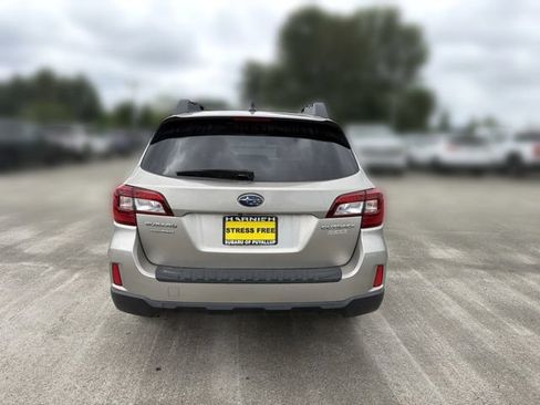 Used 2017 Subaru Outback 2.5i Limited AWD/4WD image 7