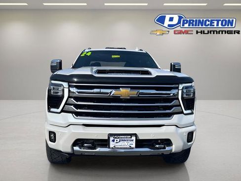 Used 2024 Chevrolet Silverado 2500 High Country w/ High Country Premium Package image 2