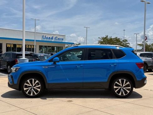 Used 2023 Volkswagen Taos SE FWD image 5