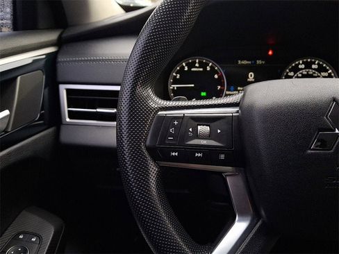 Used 2022 Mitsubishi Outlander ES image 21