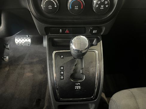 Used 2017 Jeep Patriot Sport w/ Power Value Group image 21