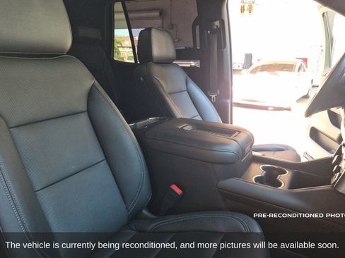 Used 2024 Chevrolet Tahoe LS RWD image 15