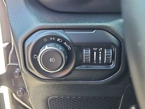 Used 2022 Jeep Wrangler Unlimited Sport AWD/4WD image 17