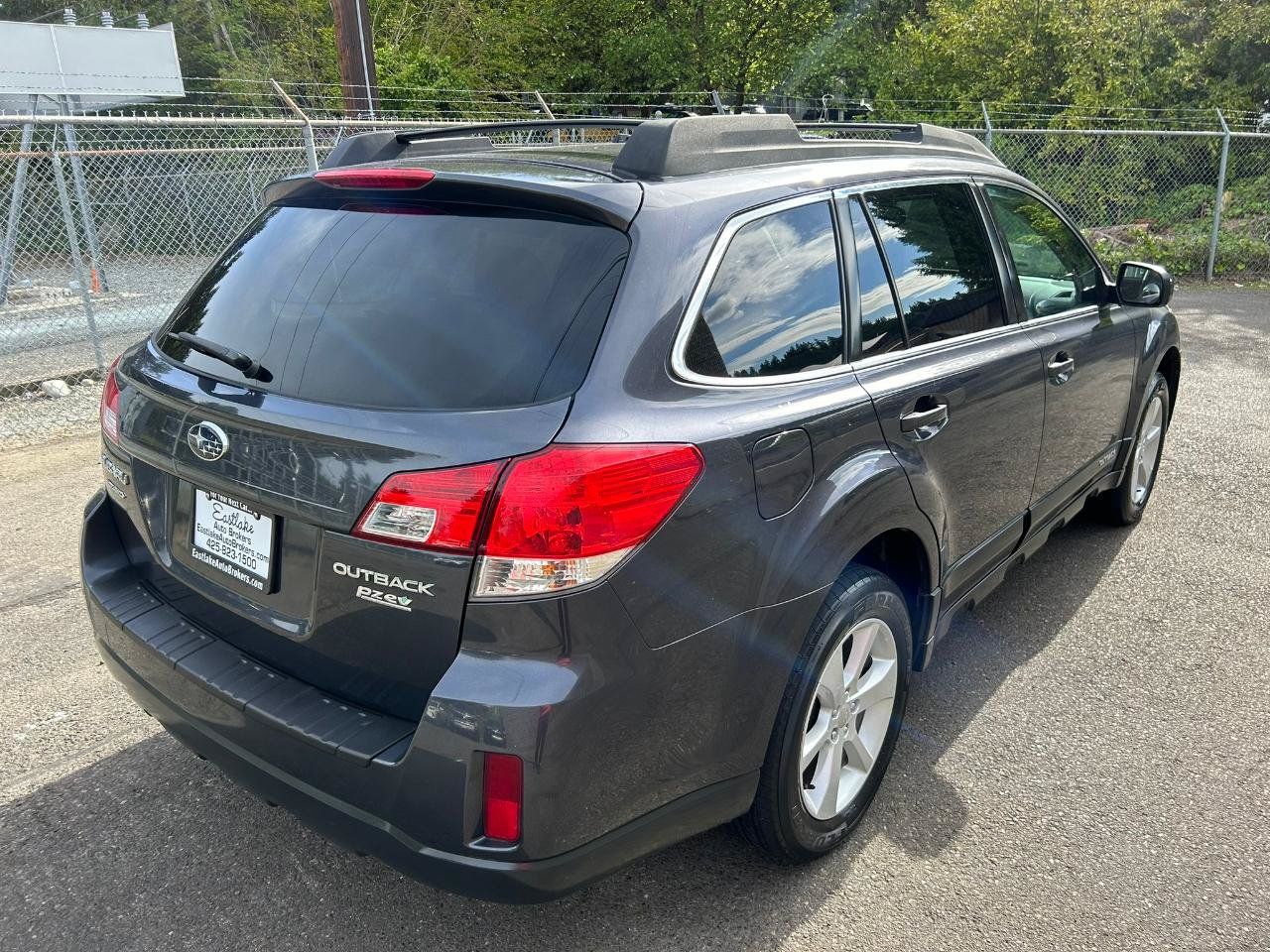 Used 2013 Subaru Outback 2.5i Premium AWD/4WD image 5
