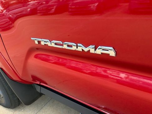 Used 2023 Toyota Tacoma SR5 w/ Technology Package AWD/4WD image 13