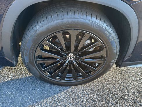 Certified 2023 Toyota Highlander XSE image 35