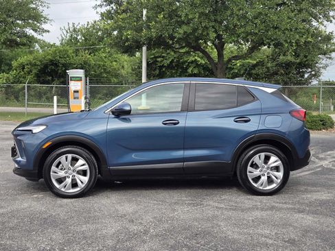 Certified 2024 Buick Encore GX Preferred w/ Comfort Package FWD image 5