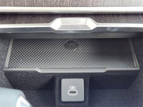 New 2025 Land Rover Range Rover SE image 14