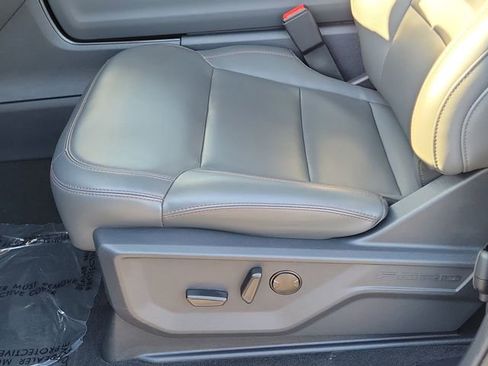 Certified 2025 Ford Expedition Active AWD/4WD image 16
