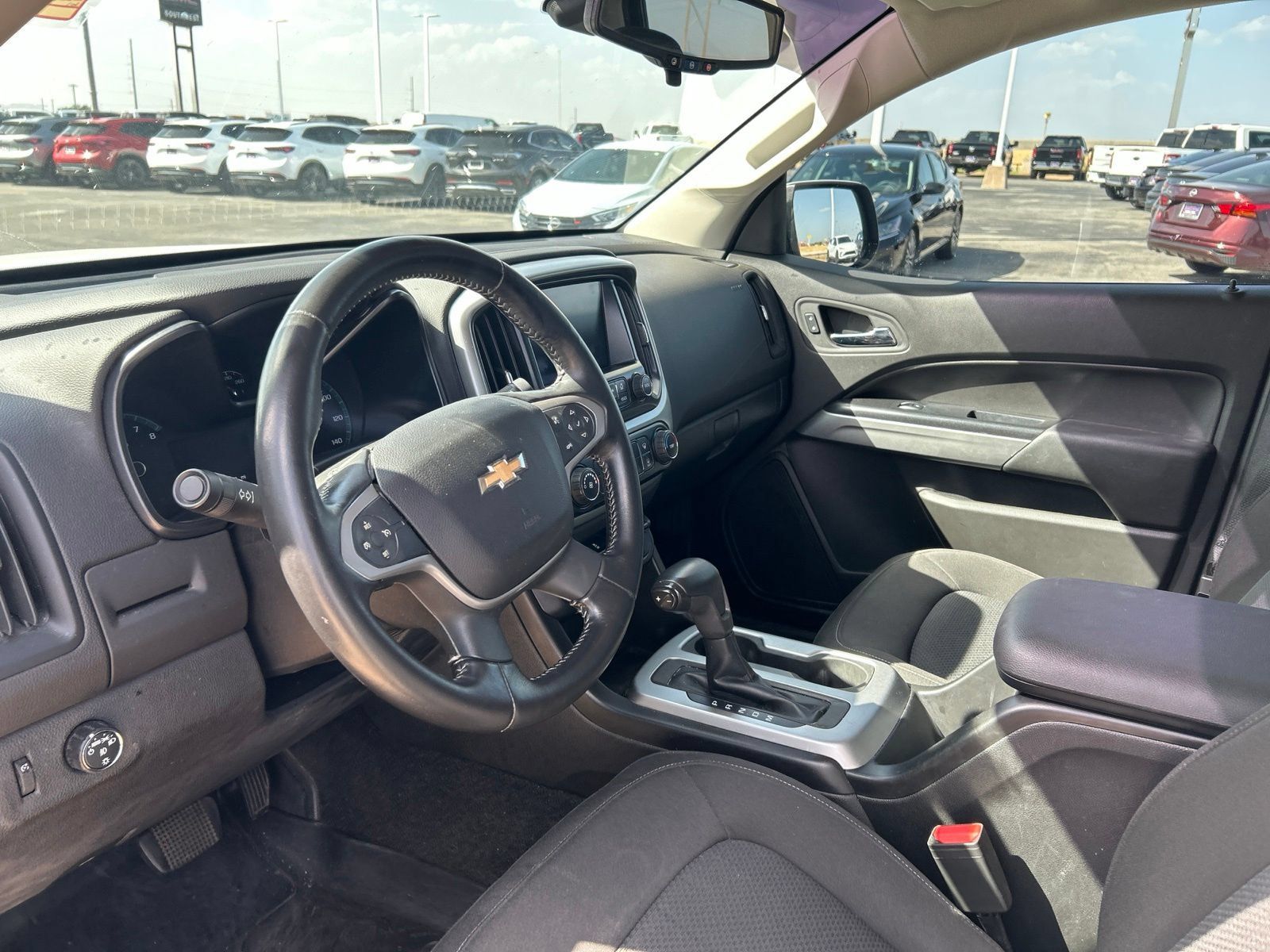 Used 2016 Chevrolet Colorado LT w/ LT Convenience Package RWD image 10