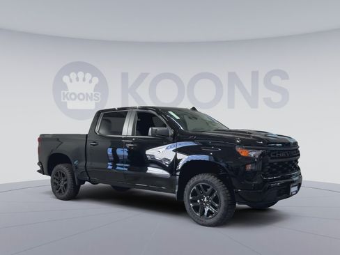 New 2026 Chevrolet Silverado 1500 Custom Trail Boss w/ Midnight Edition AWD/4WD image 2