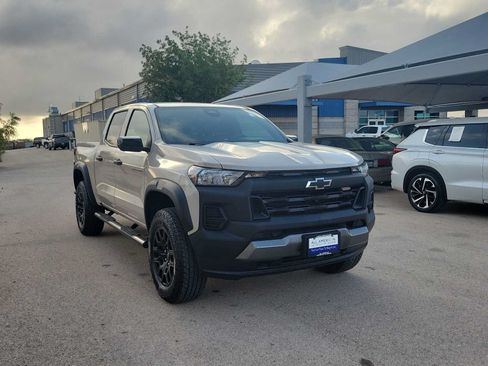 Used 2026 Chevrolet Colorado Trail Boss AWD/4WD image 2