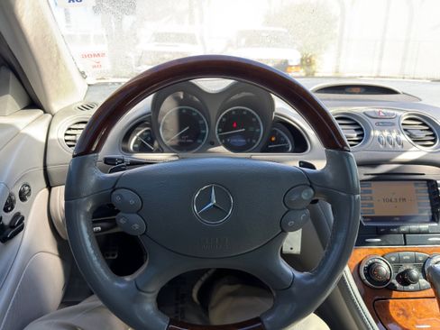 Used 2007 Mercedes-Benz SL 550 image 40
