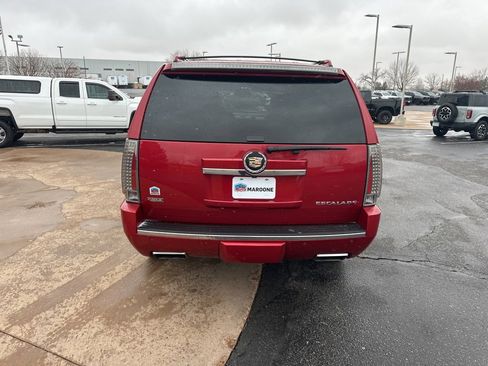 Used 2012 Cadillac Escalade Premium image 38