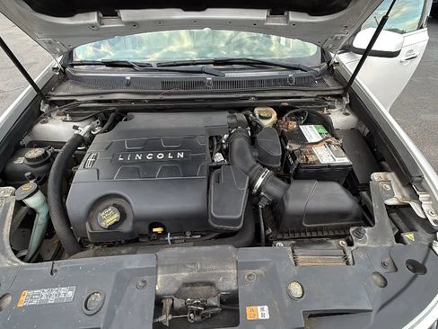 Used 2013 Lincoln MKS image 18