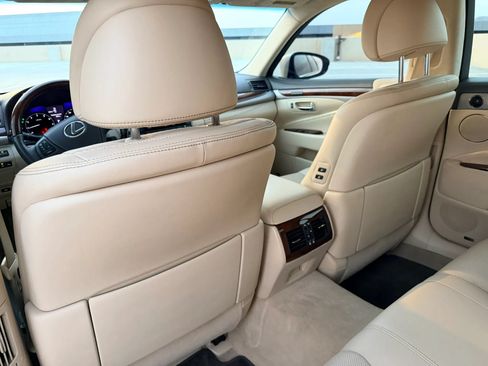 Used 2013 Lexus LS 460 w/ Comfort Pkg RWD image 10