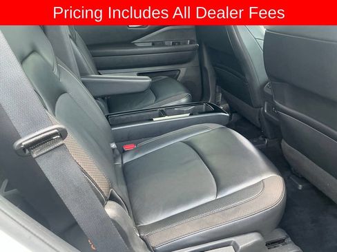 Used 2024 Nissan Pathfinder SL w/ SL Premium Package FWD image 19