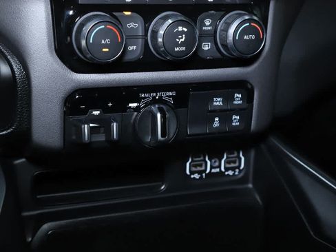 Used 2022 RAM 1500 Big Horn AWD/4WD image 27