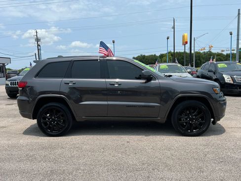 Used 2021 Jeep Grand Cherokee Laredo X RWD image 5