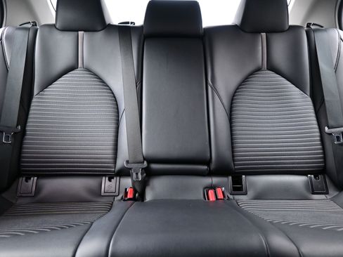 Used 2023 Toyota Camry SE image 16