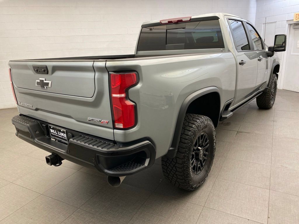 Used 2026 Chevrolet Silverado 2500 ZR2 AWD/4WD image 6
