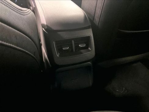 Used 2025 Chevrolet Equinox EV LT w/ Convenience Package image 27