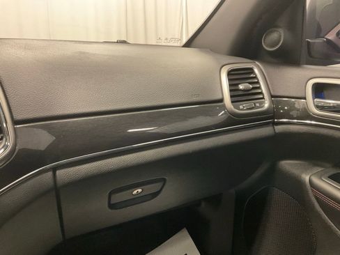 Used 2018 Jeep Grand Cherokee Trailhawk w/ Trailhawk Luxury Group AWD/4WD image 30