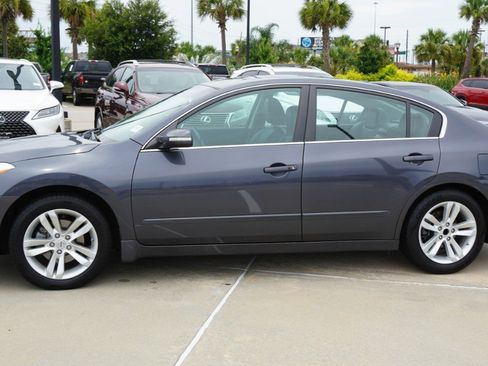 Used 2011 Nissan Altima 3.5 SR w/ 3.5SR Premium Pkg FWD image 5