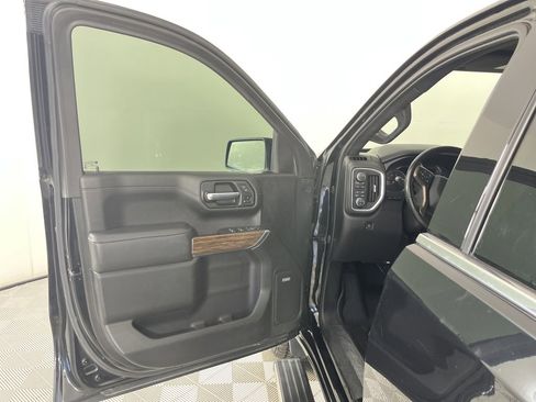 Used 2021 Chevrolet Silverado 1500 High Country w/ Technology Package image 10