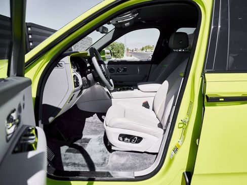 Used 2024 Rolls-Royce Cullinan AWD/4WD image 41