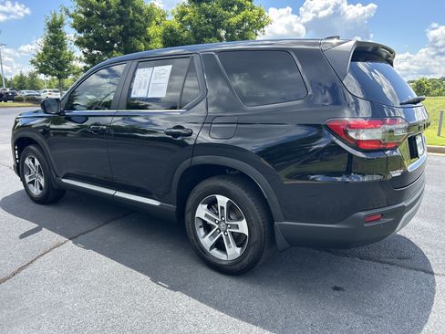 Certified 2025 Honda Pilot EX-L image 7