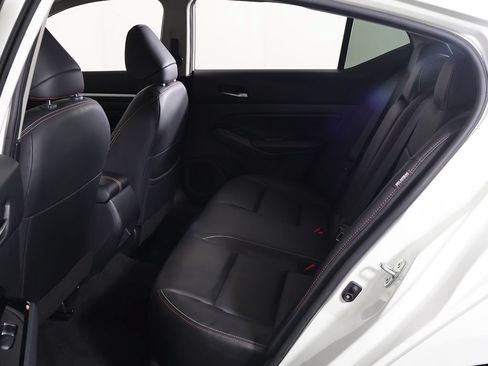 Used 2023 Nissan Altima 2.5 SR w/ SR Premium Package FWD image 29