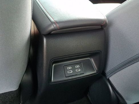 Used 2025 Toyota Corolla SE FWD image 11