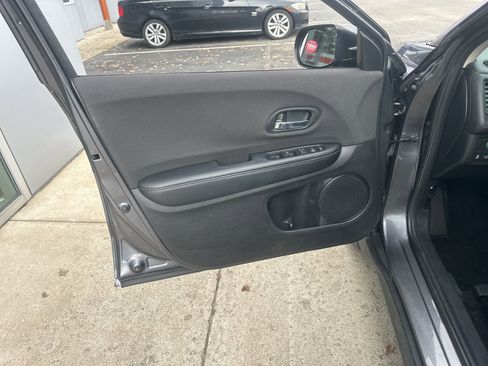 Used 2020 Honda HR-V LX image 14