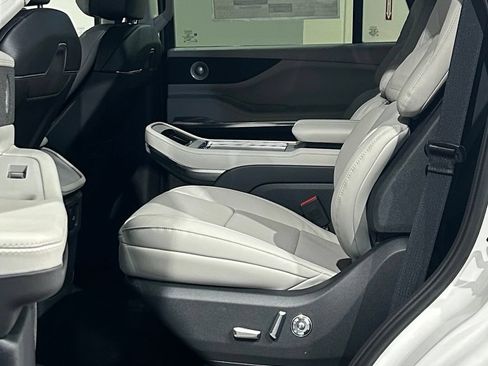 New 2026 Lincoln Navigator Reserve w/ Jet Appearance Package AWD/4WD image 48