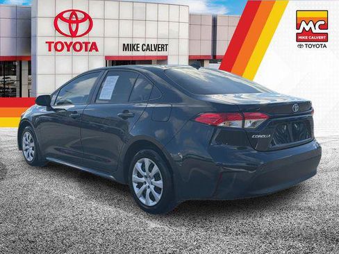 Certified 2025 Toyota Corolla LE FWD image 3