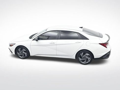 Used 2025 Hyundai Elantra SEL FWD image 37