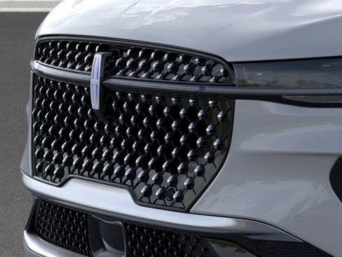 New 2026 Lincoln Nautilus Reserve AWD/4WD image 17
