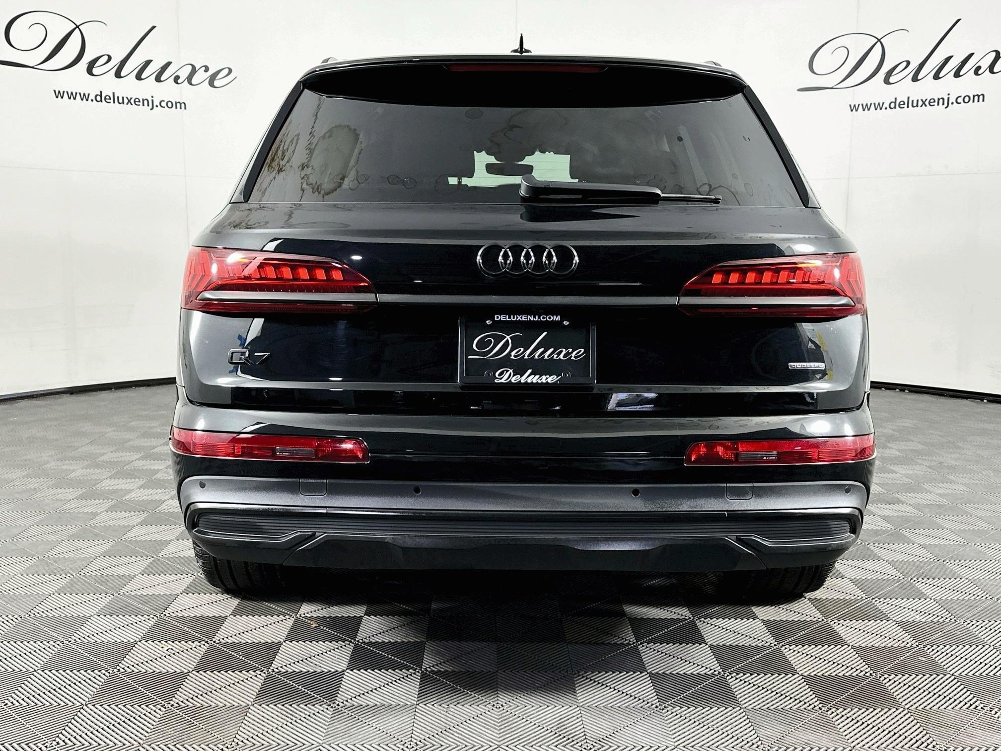 Used 2023 Audi Q7 3.0T Premium w/ Convenience Package AWD/4WD image 5