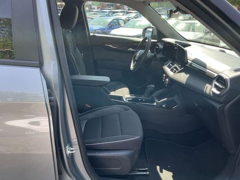 Used 2025 Chevrolet TrailBlazer LT AWD/4WD image 22