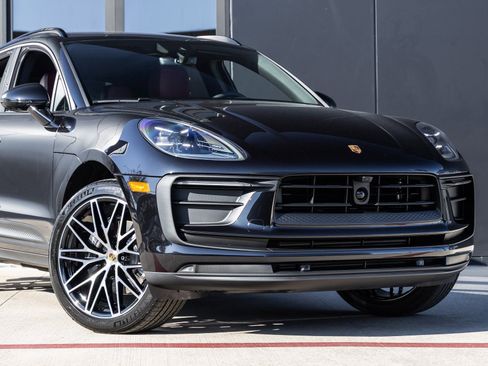 New 2026 Porsche Macan image 9