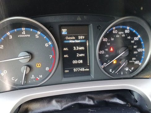 Used 2017 Toyota RAV4 XLE image 8