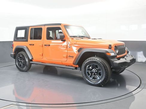 Used 2025 Jeep Wrangler Sport image 8
