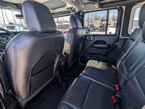 Used 2020 Jeep Wrangler Unlimited Sahara image 29