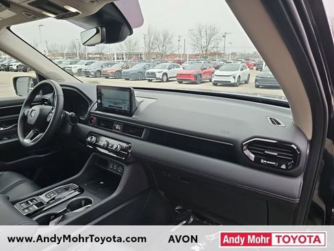 Used 2025 Honda Pilot Touring image 38