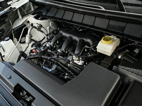 New 2025 Nissan Pathfinder SL w/ SL Premium Package image 7