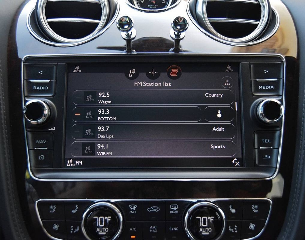 Used 2019 Bentley Bentayga AWD/4WD image 29