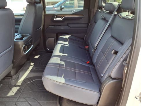 Certified 2024 Chevrolet Silverado 1500 High Country w/ Technology Package image 16