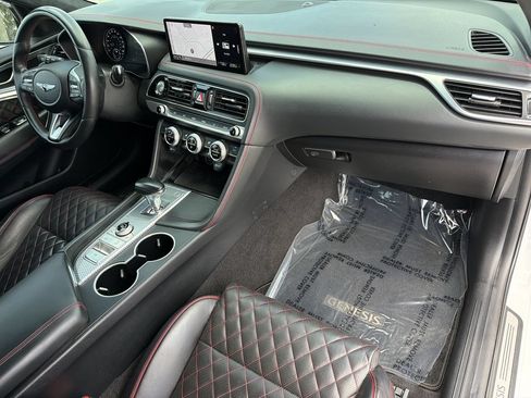 Used 2022 Genesis G70 3.3T RWD image 11