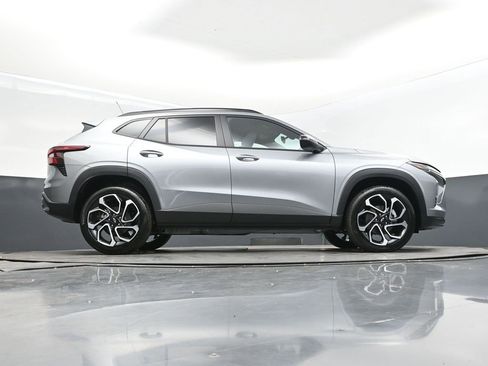 New 2026 Chevrolet Trax RS w/ Driver Confidence Package image 45